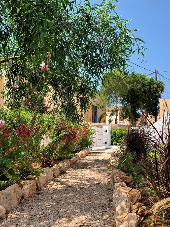 Villa Miranda Chalki Town Buitenkant foto
